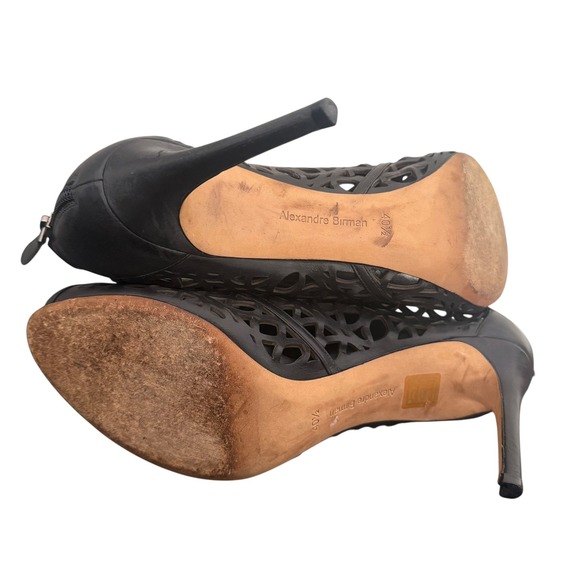 Alexandre Birman Black Leather Cut Out Heels Size 40.5 Laser Cut Peep Toe Shoes - Picture 7 of 10